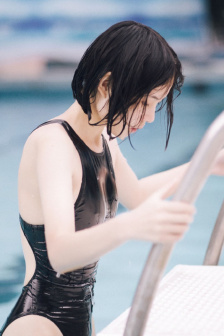 短裙公车被强好爽H吃奶视频
